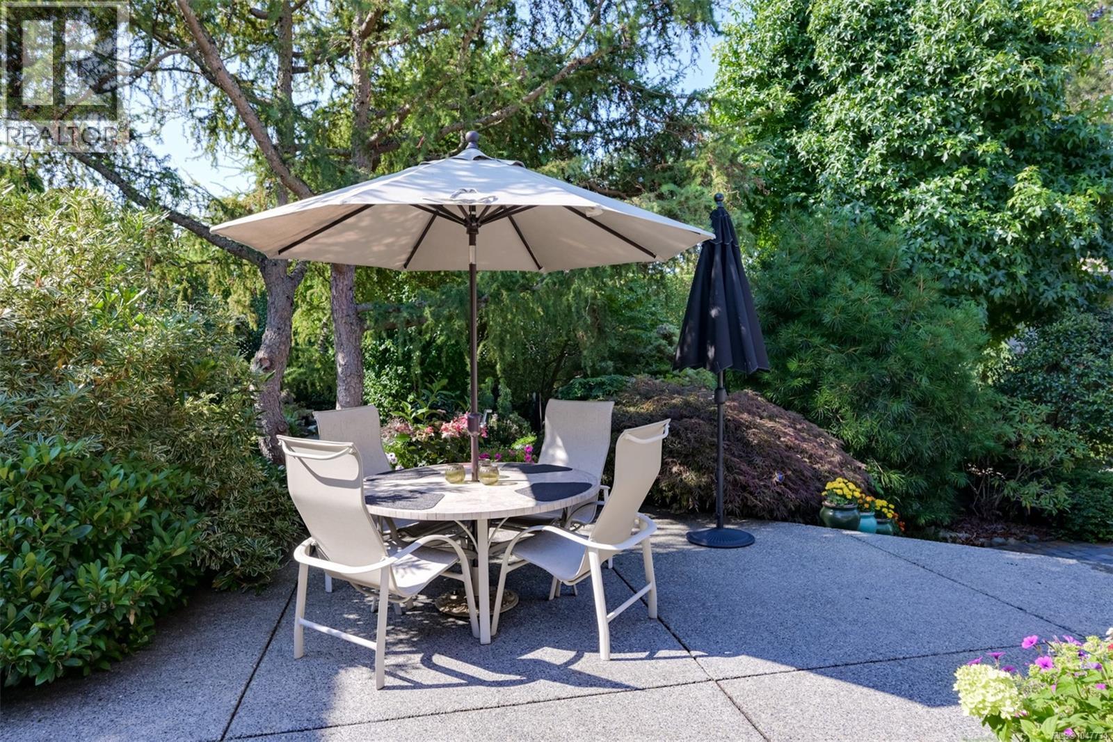 1557 Edgemont Rd, Saanich, British Columbia  V8N 4P7 - Photo 15 - 1047734