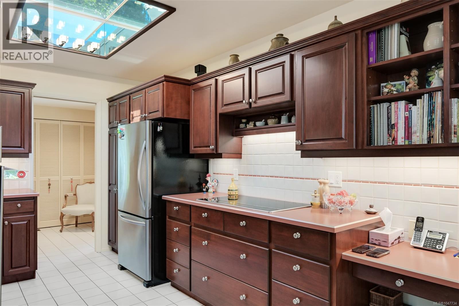 1557 Edgemont Rd, Saanich, British Columbia  V8N 4P7 - Photo 22 - 1047734