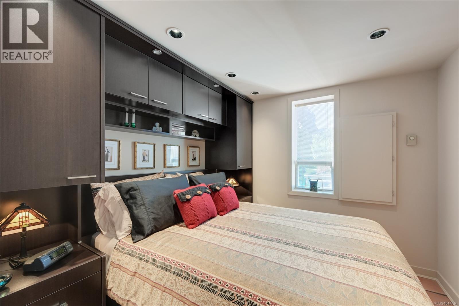 1557 Edgemont Rd, Saanich, British Columbia  V8N 4P7 - Photo 39 - 1047734
