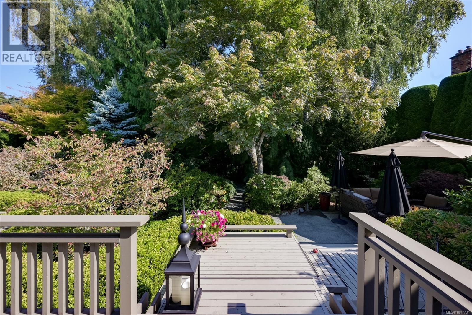 1557 Edgemont Rd, Saanich, British Columbia  V8N 4P7 - Photo 51 - 1047734