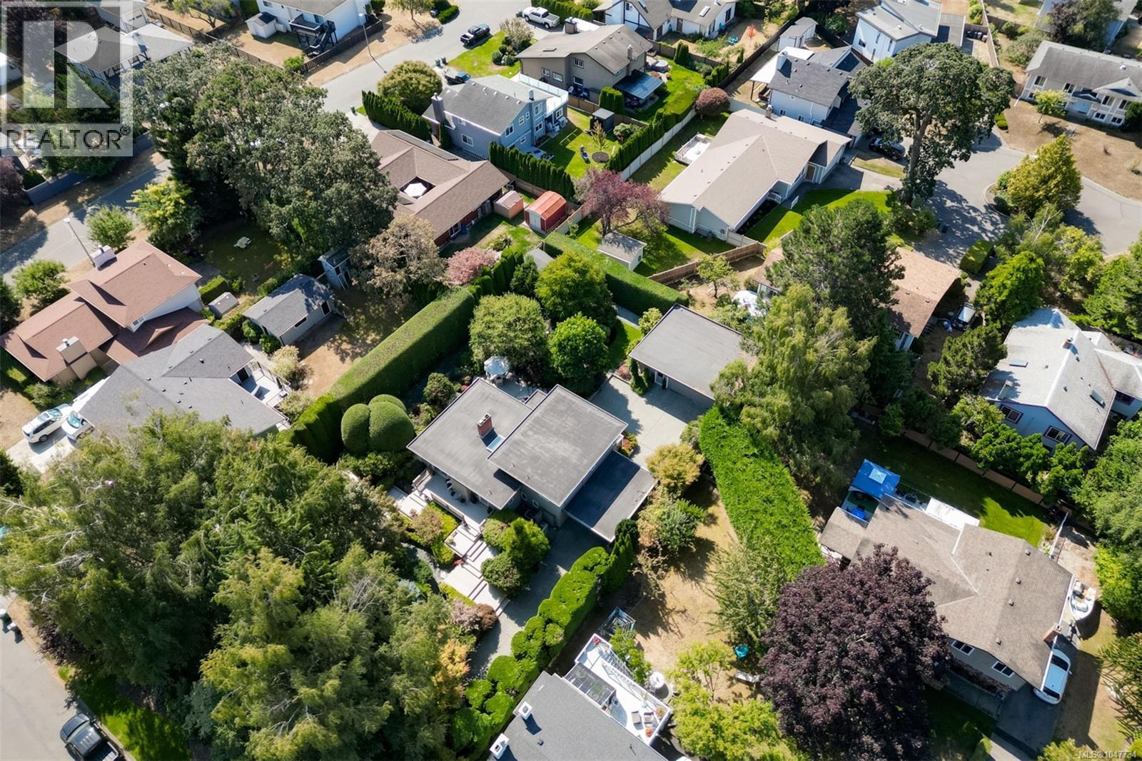 1557 Edgemont Rd, Saanich, British Columbia  V8N 4P7 - Photo 58 - 1047734
