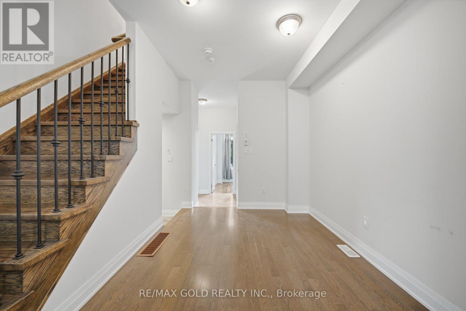9 Oliana Way, Brampton, Ontario  L6Y 6G8 - Photo 13 - W13698382