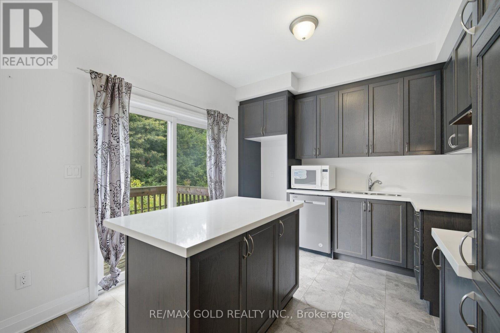 9 Oliana Way, Brampton, Ontario  L6Y 6G8 - Photo 19 - W13698382