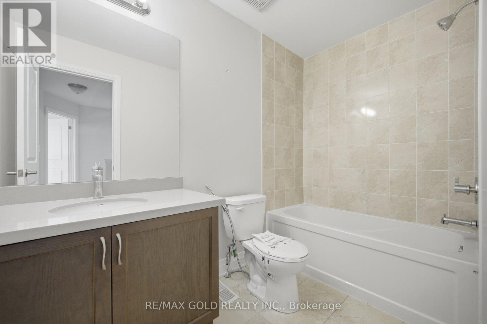 9 Oliana Way, Brampton, Ontario  L6Y 6G8 - Photo 34 - W13698382