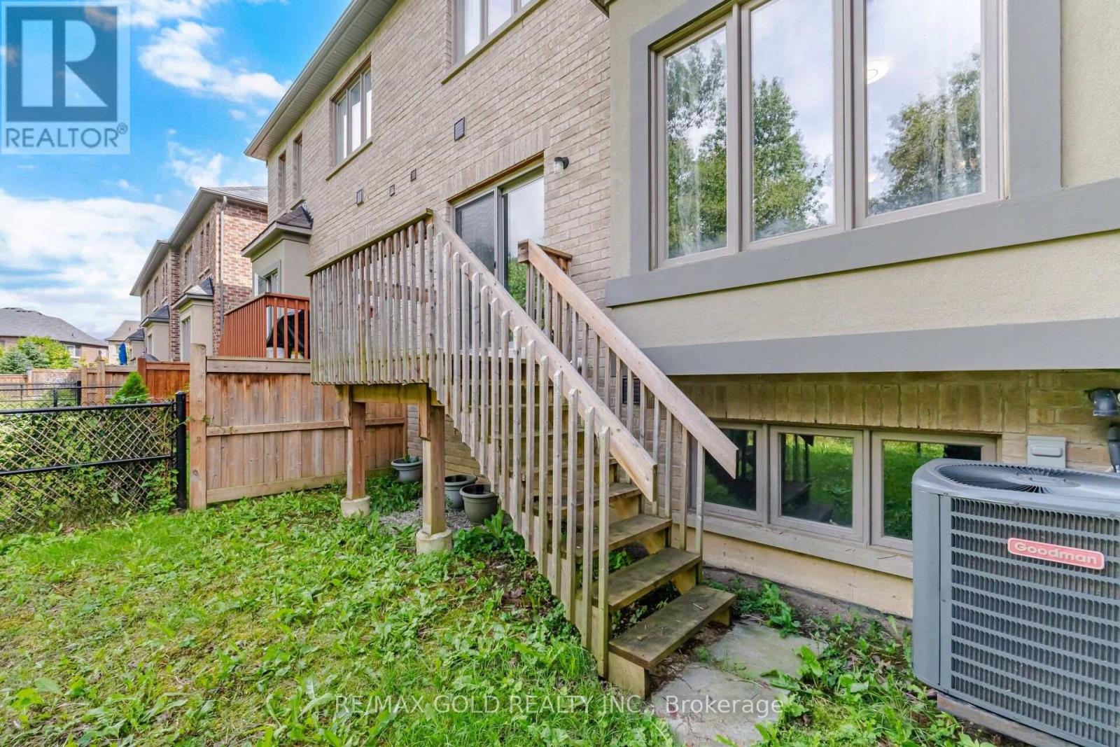 9 Oliana Way, Brampton, Ontario  L6Y 6G8 - Photo 40 - W13698382