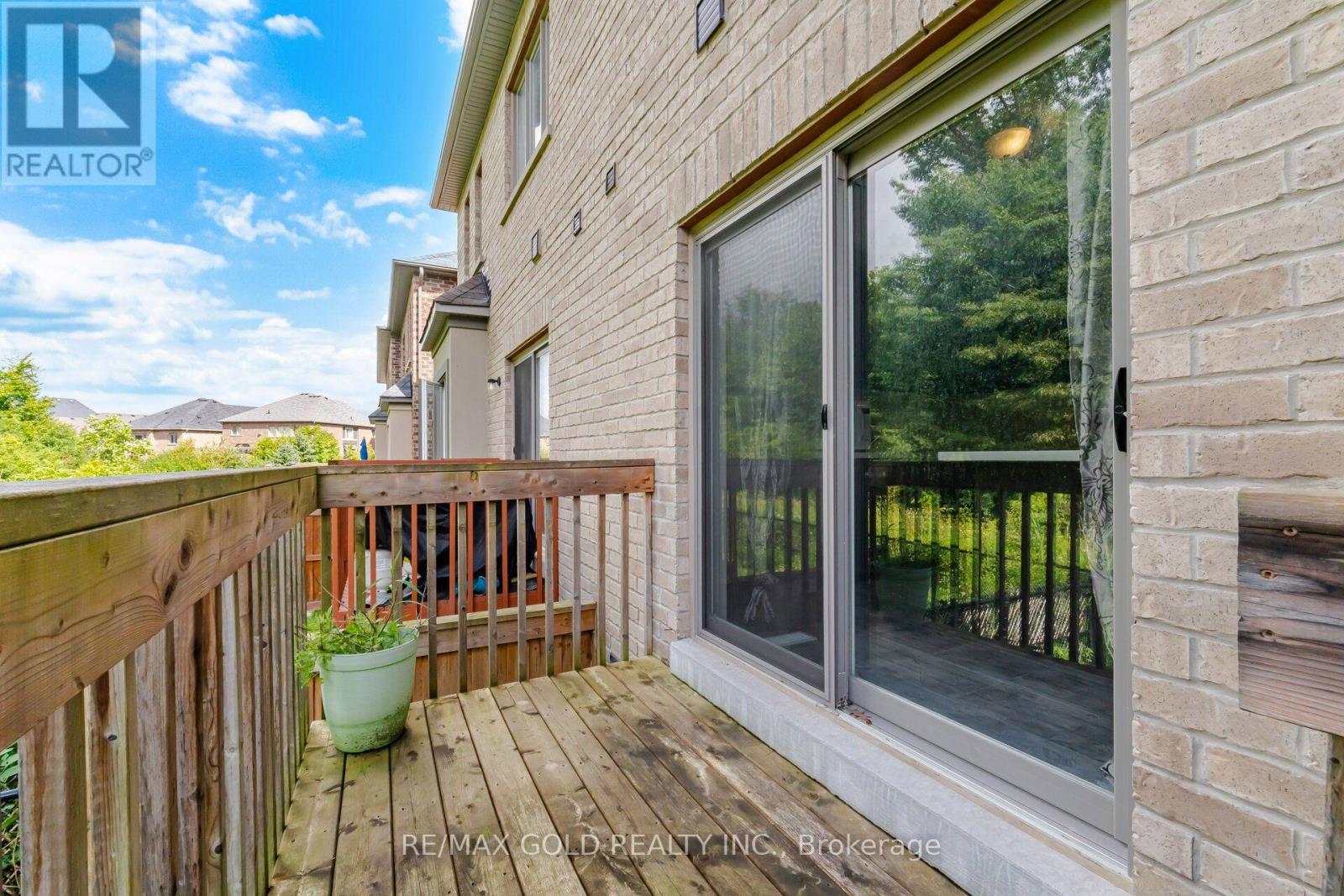 9 Oliana Way, Brampton, Ontario  L6Y 6G8 - Photo 39 - W13698382