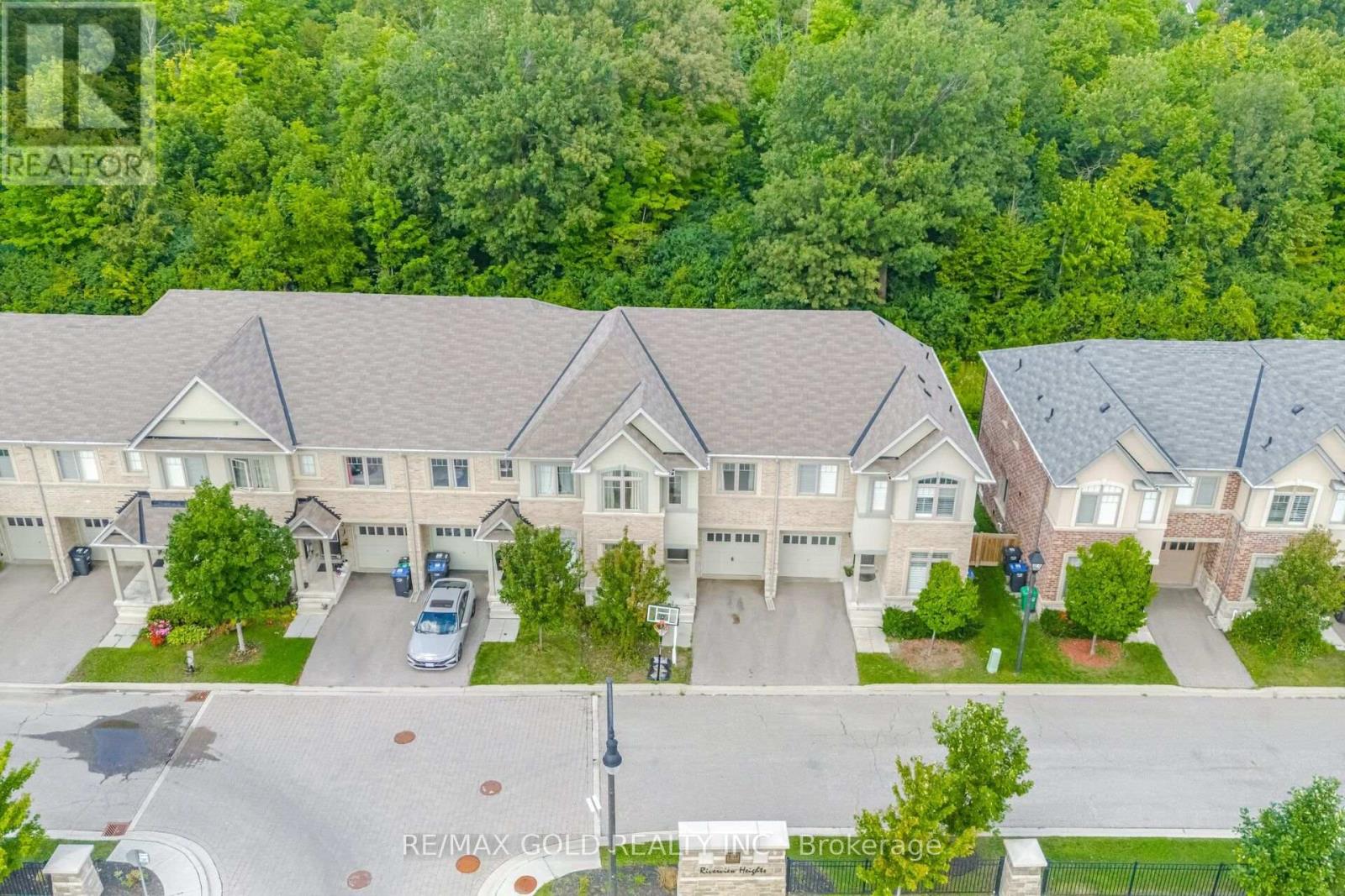 9 Oliana Way, Brampton, Ontario  L6Y 6G8 - Photo 8 - W13698382