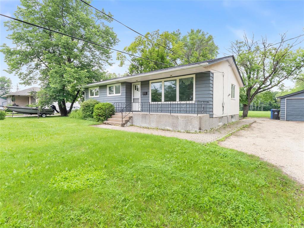 631 Hoddinott Road, East St Paul, Manitoba  R2E 0H7 - Photo 1 - 202616537