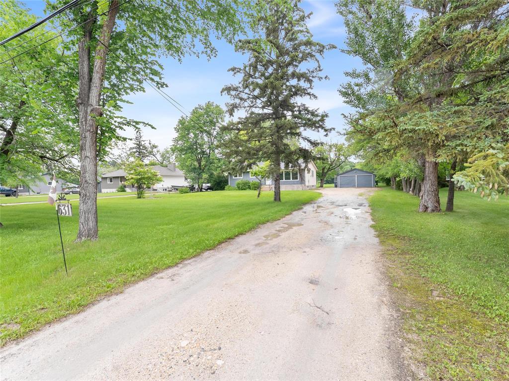 631 Hoddinott Road, East St Paul, Manitoba  R2E 0H7 - Photo 3 - 202616537
