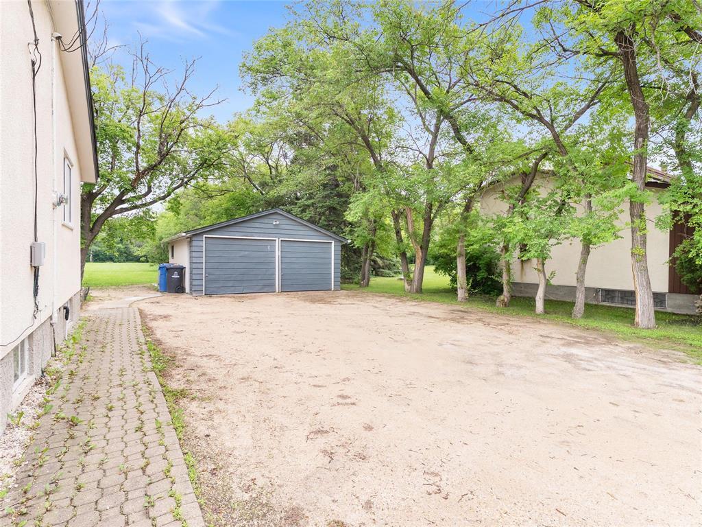 631 Hoddinott Road, East St Paul, Manitoba  R2E 0H7 - Photo 36 - 202616537