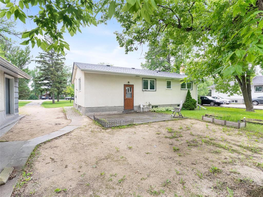 631 Hoddinott Road, East St Paul, Manitoba  R2E 0H7 - Photo 37 - 202616537