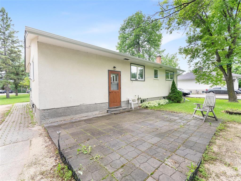 631 Hoddinott Road, East St Paul, Manitoba  R2E 0H7 - Photo 38 - 202616537