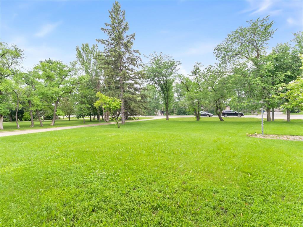 631 Hoddinott Road, East St Paul, Manitoba  R2E 0H7 - Photo 8 - 202616537