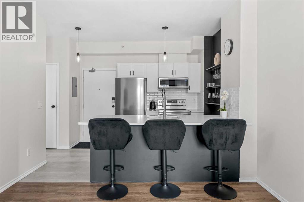 2213, 73 Erin Woods Court, Calgary, Alberta  T2B 3V2 - Photo 5 - A2336354