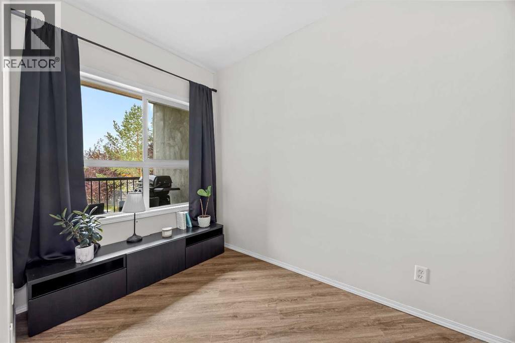 2213, 73 Erin Woods Court, Calgary, Alberta  T2B 3V2 - Photo 15 - A2336354