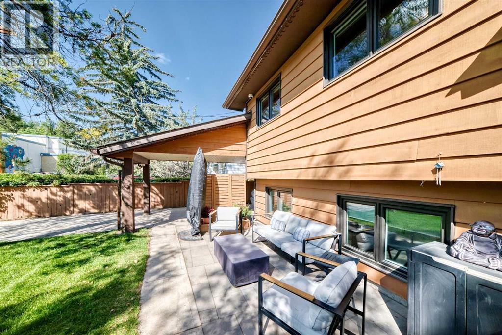 9120 48 Avenue Nw, Calgary, Alberta  T3B 2B2 - Photo 3 - A2337039