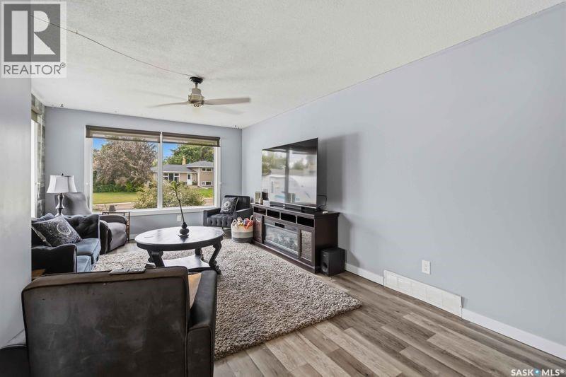 22 Columbia Drive, Saskatoon, Saskatchewan  S7K 1E5 - Photo 4 - SK046527