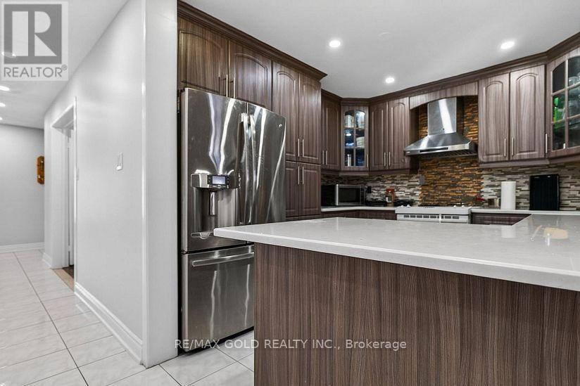 35 Kirk Drive, Brampton, Ontario L6X 4E6 - Photo 17 - W13705040