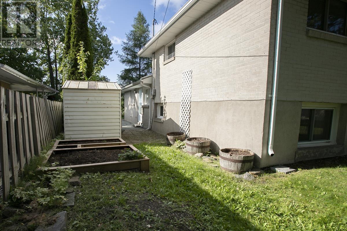 22 Princess Cres, Sault Ste. Marie, Ontario  P6B 3P3 - Photo 6 - SM262297
