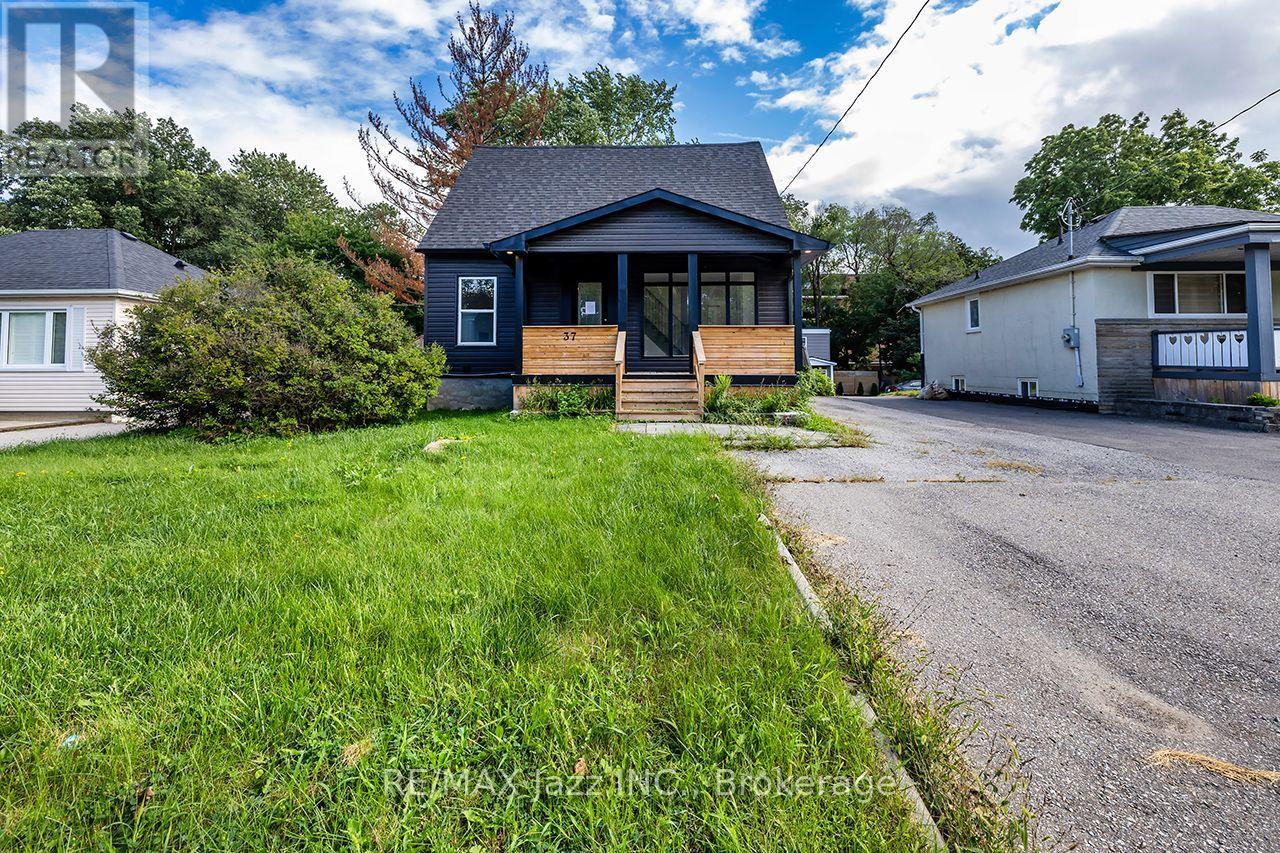 37 Lincoln Street, Ajax, Ontario  L1S 6C4 - Photo 2 - E13709518