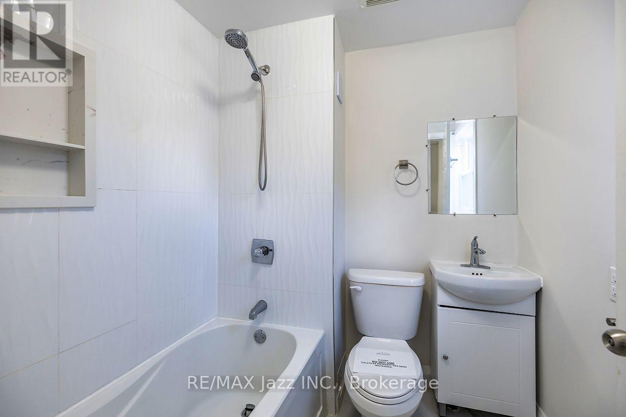 37 Lincoln Street, Ajax, Ontario  L1S 6C4 - Photo 4 - E13709518