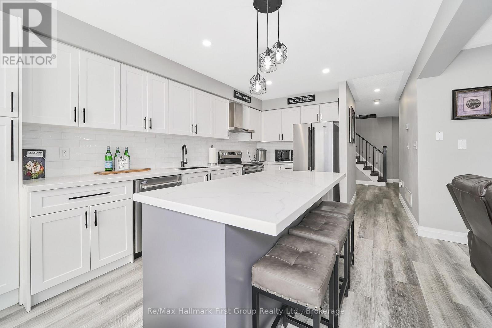 93 Trudeau Drive, Clarington, Ontario  L1C 5K5 - Photo 8 - E13709548