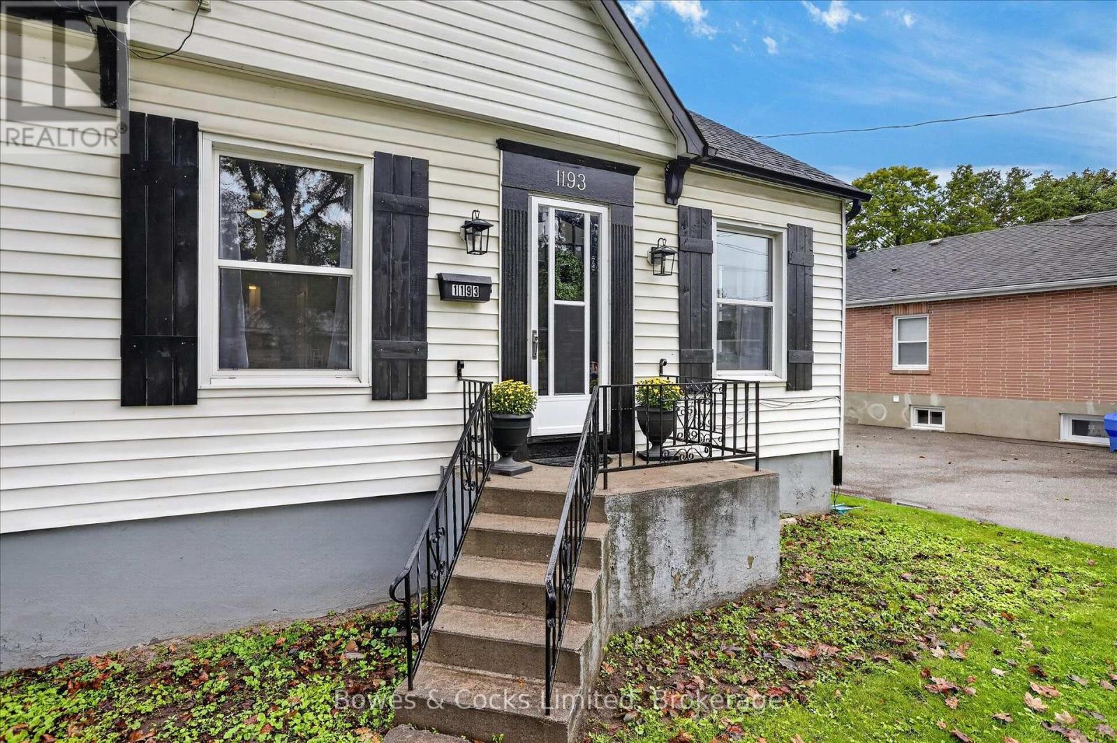 1193 Clonsilla Avenue, Peterborough, Ontario  K9J 5Y6 - Photo 4 - X13709460