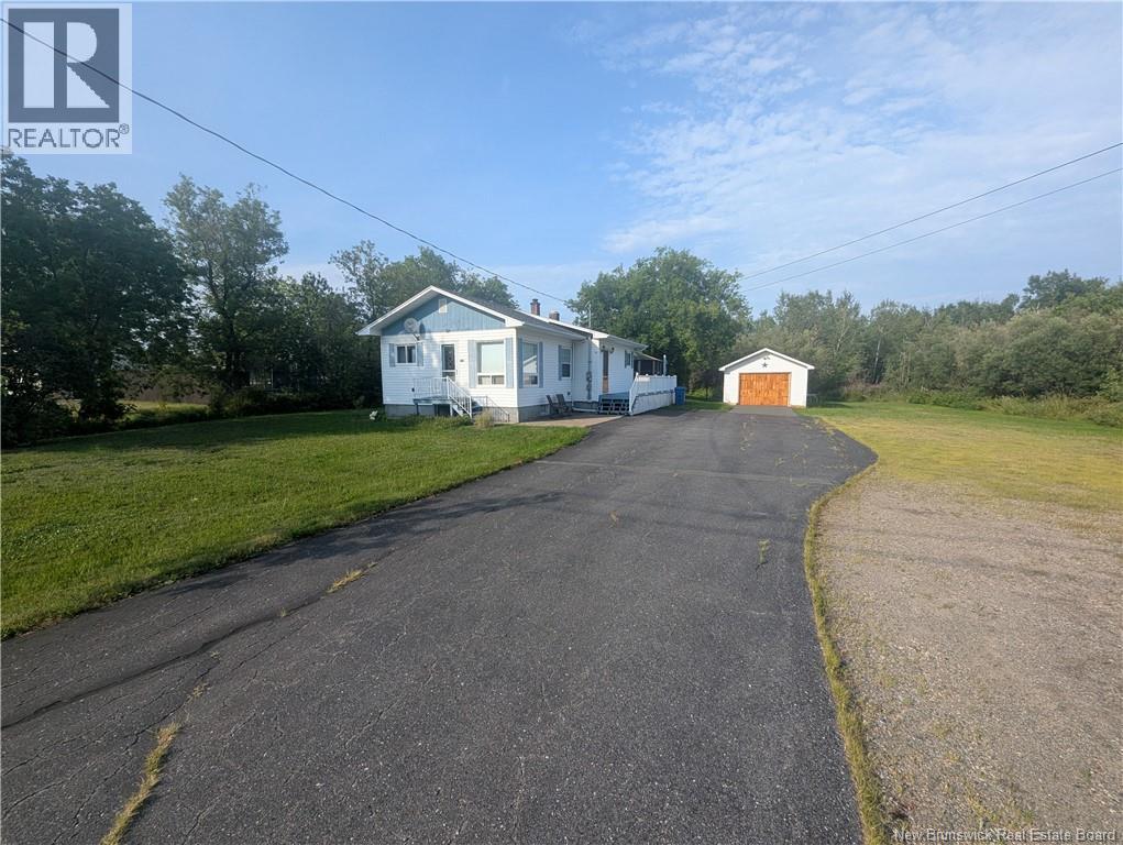 2625 Miramichi, Bathurst, New Brunswick