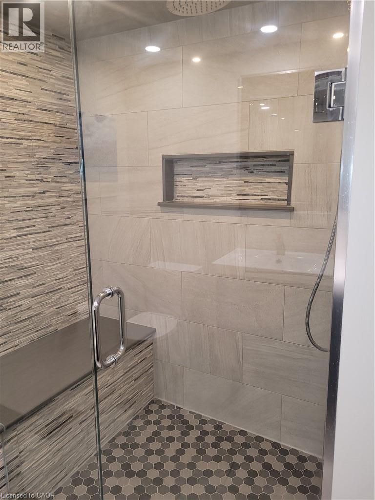 23 Bentley Place, Hamilton, Ontario  L9C 2R5 - Photo 14 - 40853161