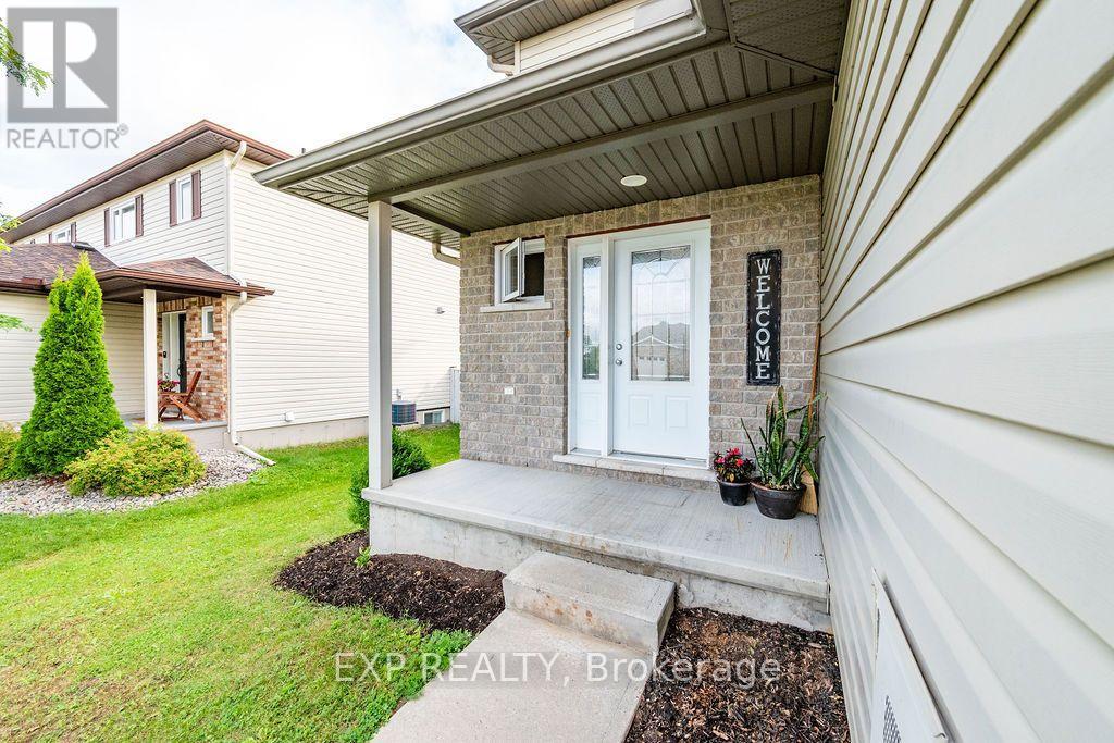 131 Elk Street, Renfrew, Ontario  K7V 0A1 - Photo 2 - X13709712