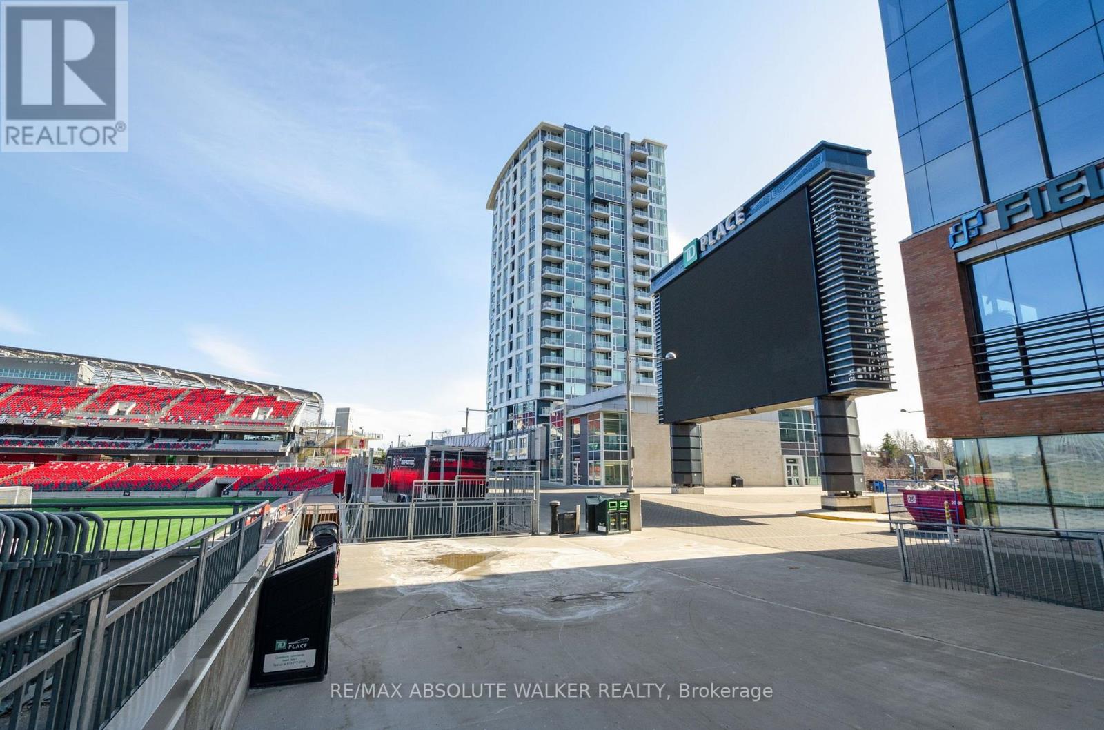 1006 - 1035 Bank Street, Ottawa, Ontario  K1S 3W9 - Photo 2 - X13709464