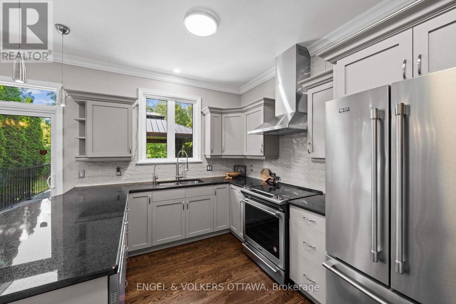 557 Tullamore Street, Ottawa, Ontario  K1X 0A2 - Photo 17 - X13709558