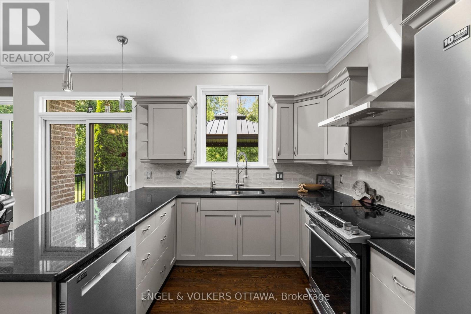 557 Tullamore Street, Ottawa, Ontario  K1X 0A2 - Photo 18 - X13709558