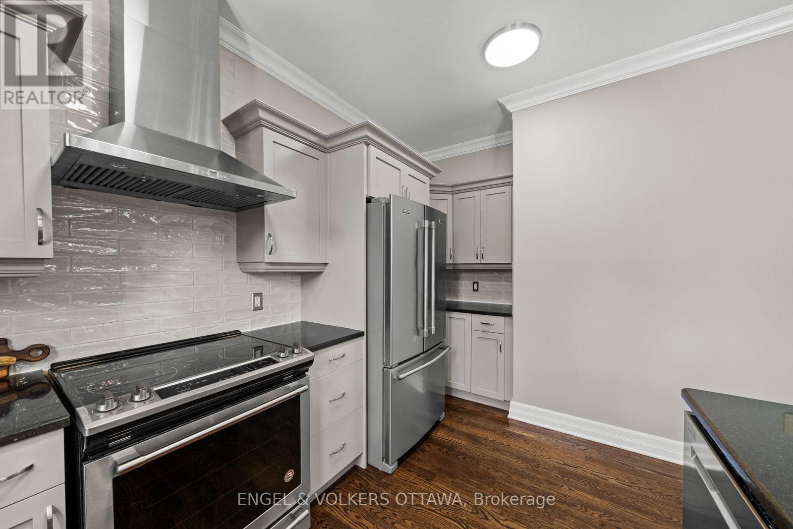 557 Tullamore Street, Ottawa, Ontario  K1X 0A2 - Photo 19 - X13709558