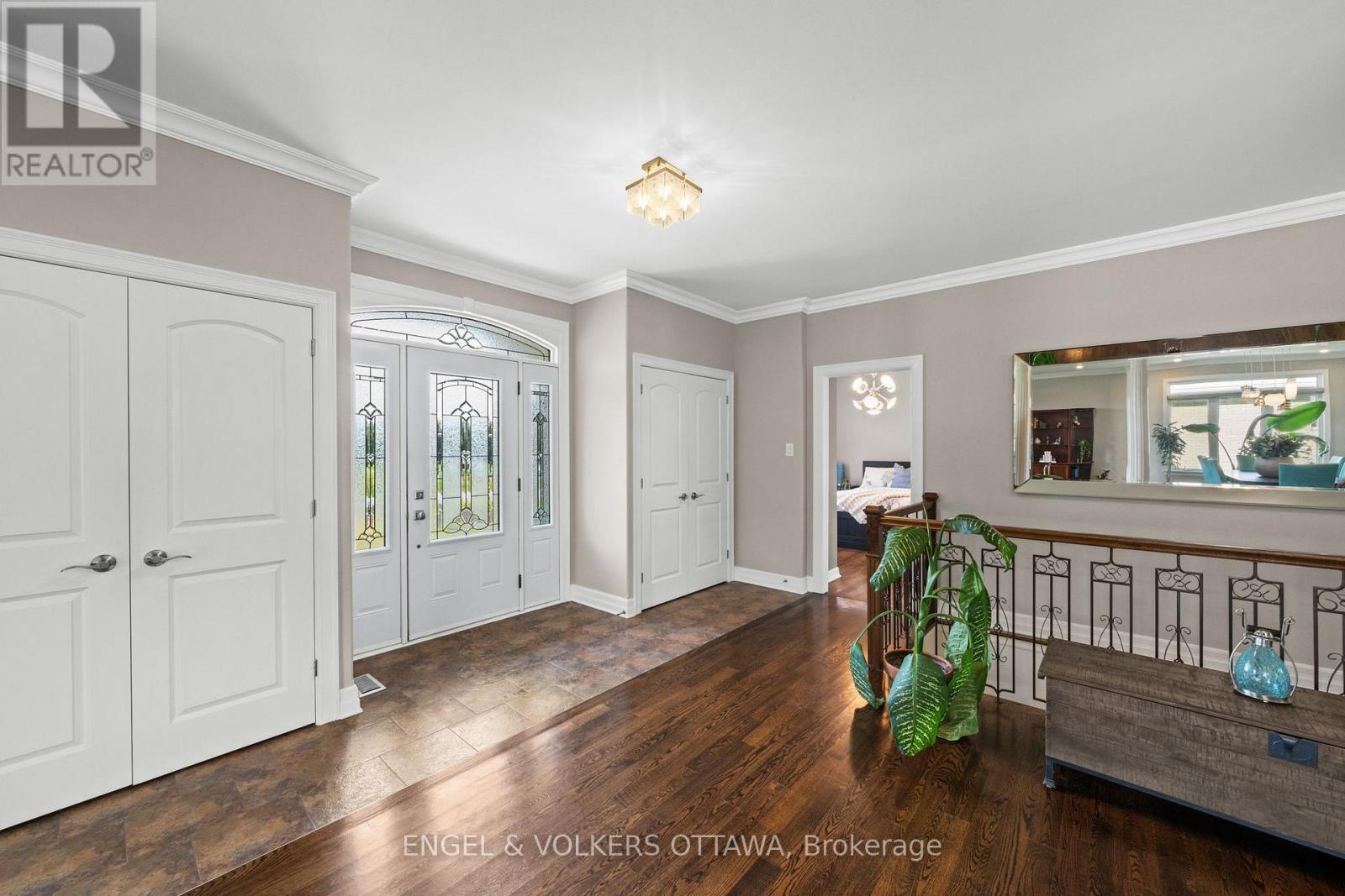 557 Tullamore Street, Ottawa, Ontario  K1X 0A2 - Photo 5 - X13709558