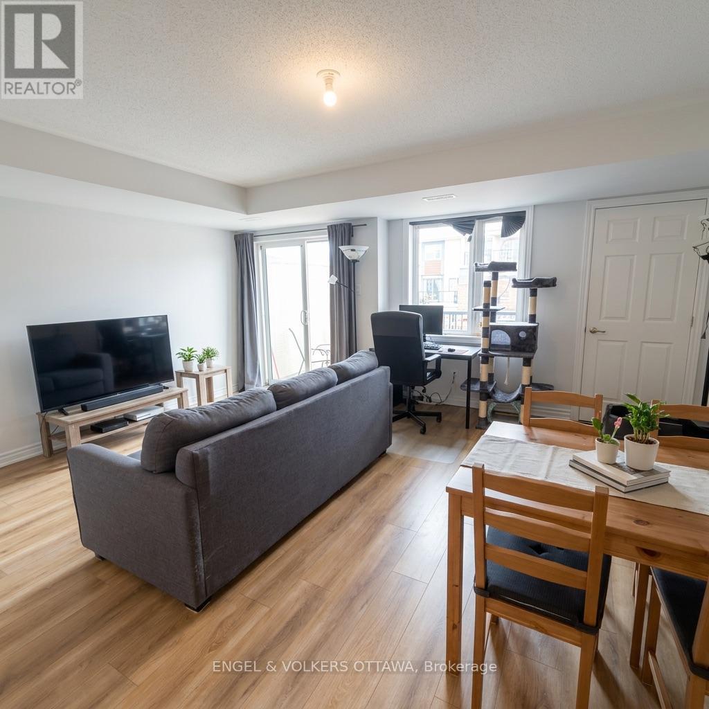 110 Lapland Private, Ottawa, Ontario  K2V 0S5 - Photo 2 - X13709588