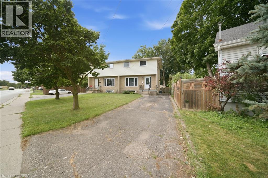 44 Stanley Street, Brantford, Ontario  N3S 7K8 - Photo 2 - 40855946