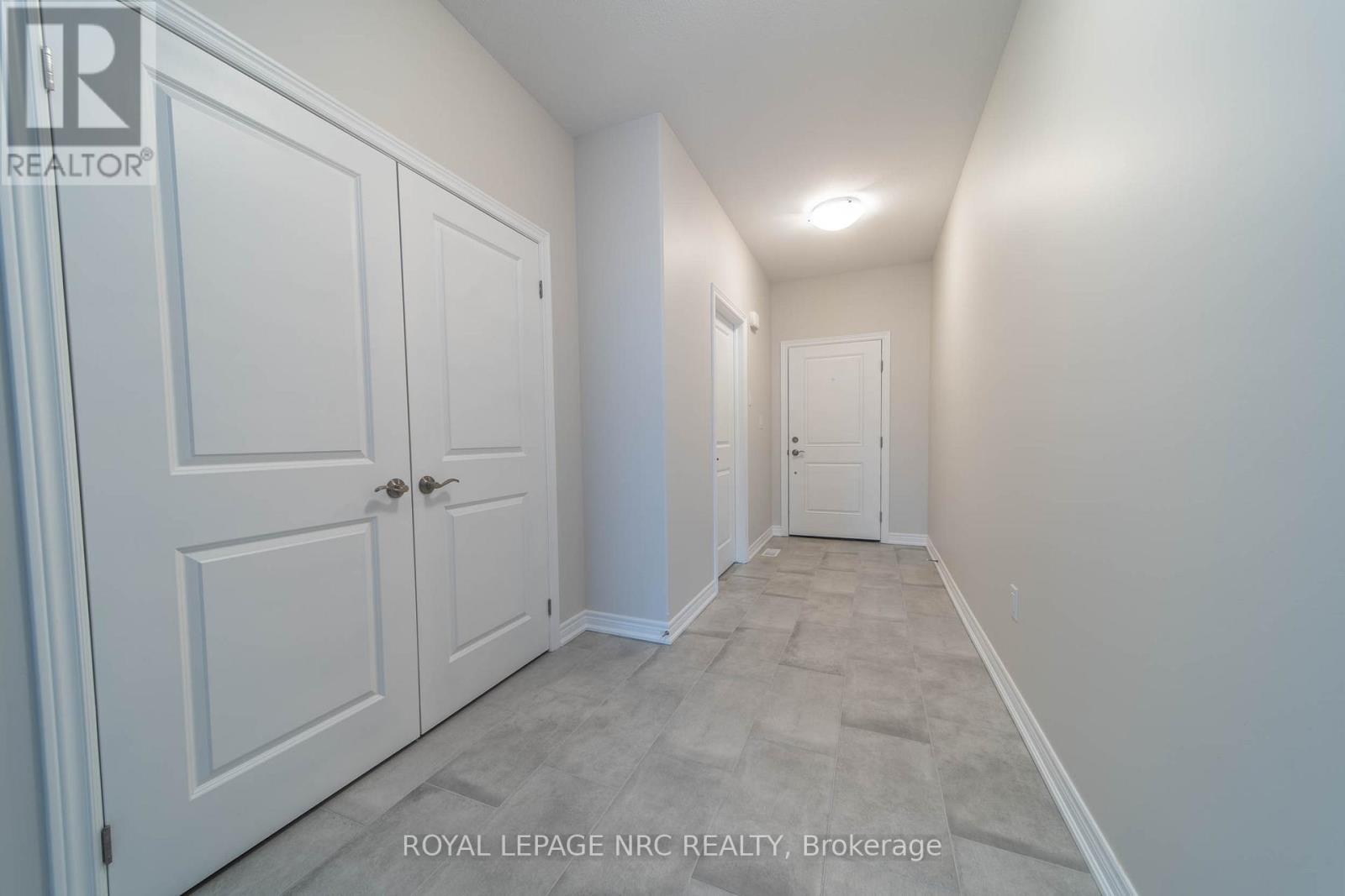 52 Willson Drive, Thorold, Ontario  L2V 0G7 - Photo 2 - X13709642
