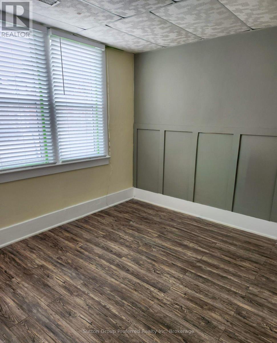 1792 Longwoods Road, Southwest Middlesex, Ontario  N0L 2N9 - Photo 12 - X13709668
