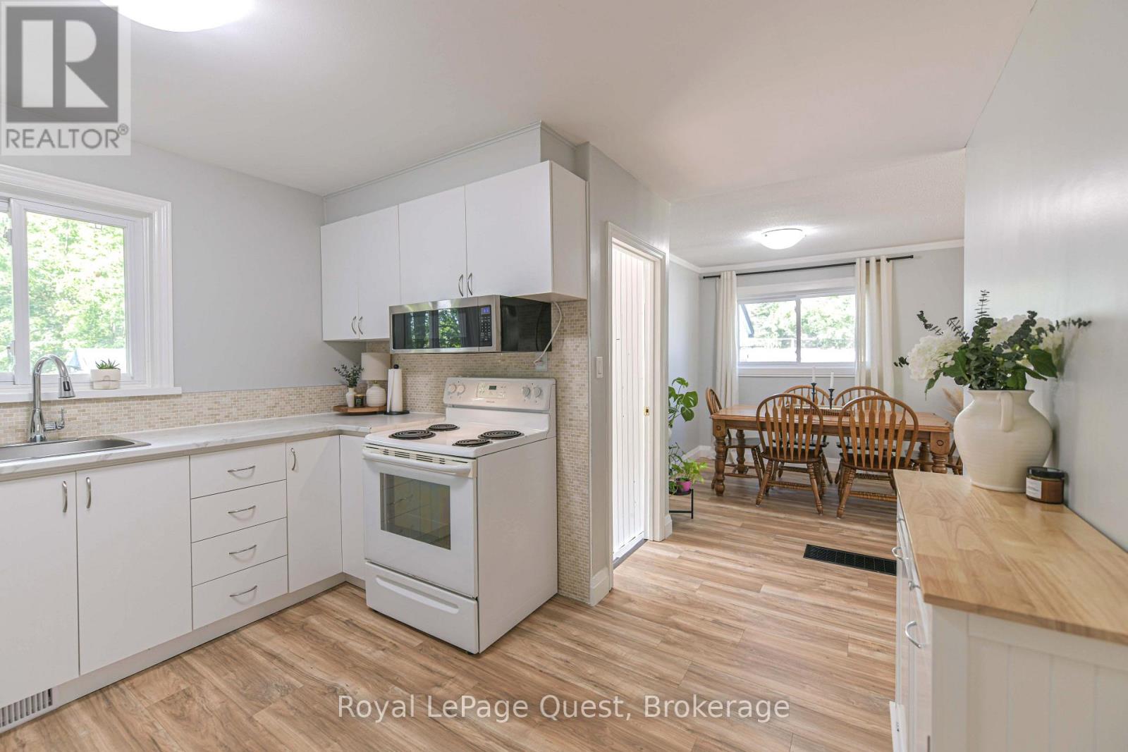 401 Mississaga Street W, Orillia, Ontario  L3V 3C4 - Photo 15 - S13709598