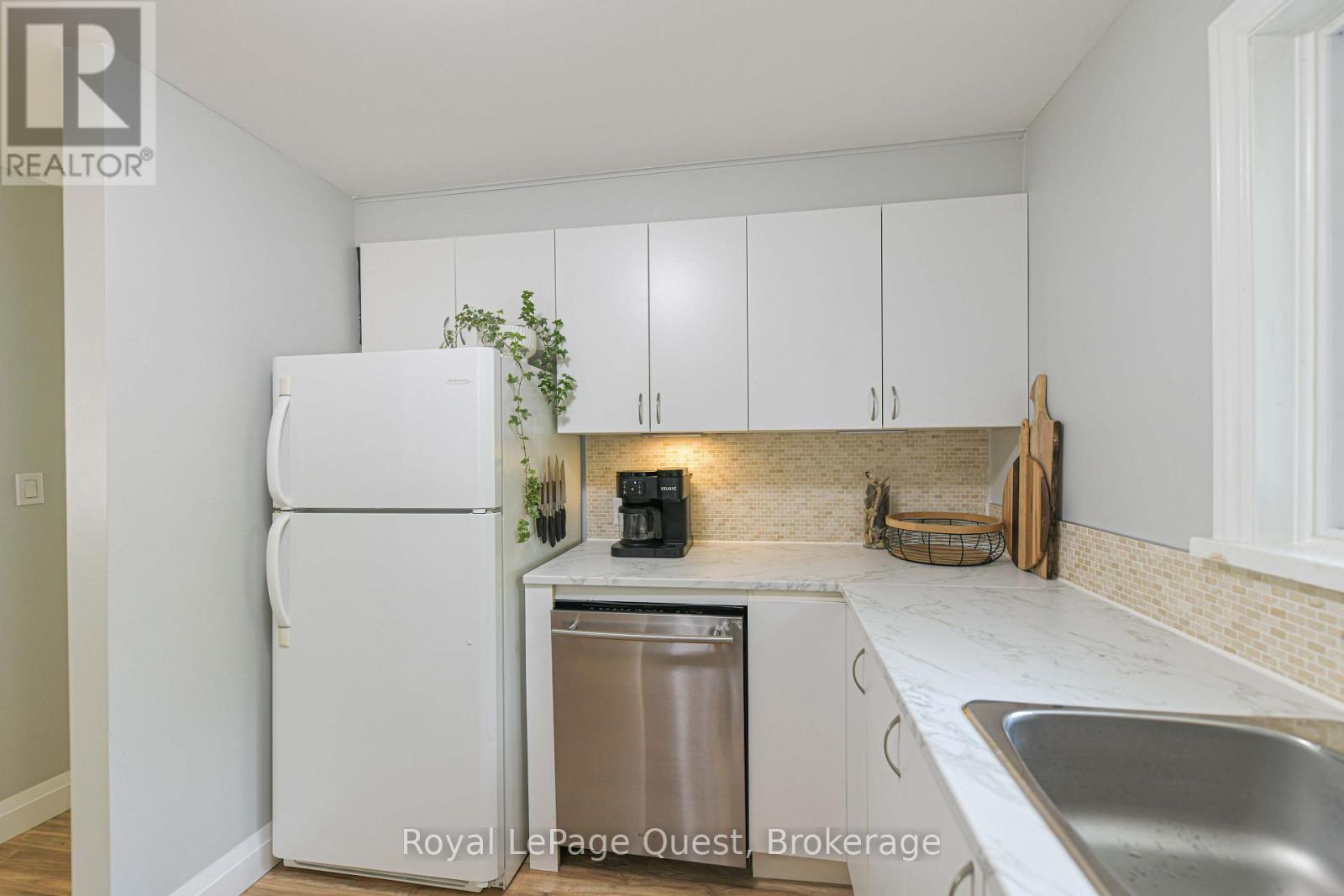 401 Mississaga Street W, Orillia, Ontario  L3V 3C4 - Photo 16 - S13709598