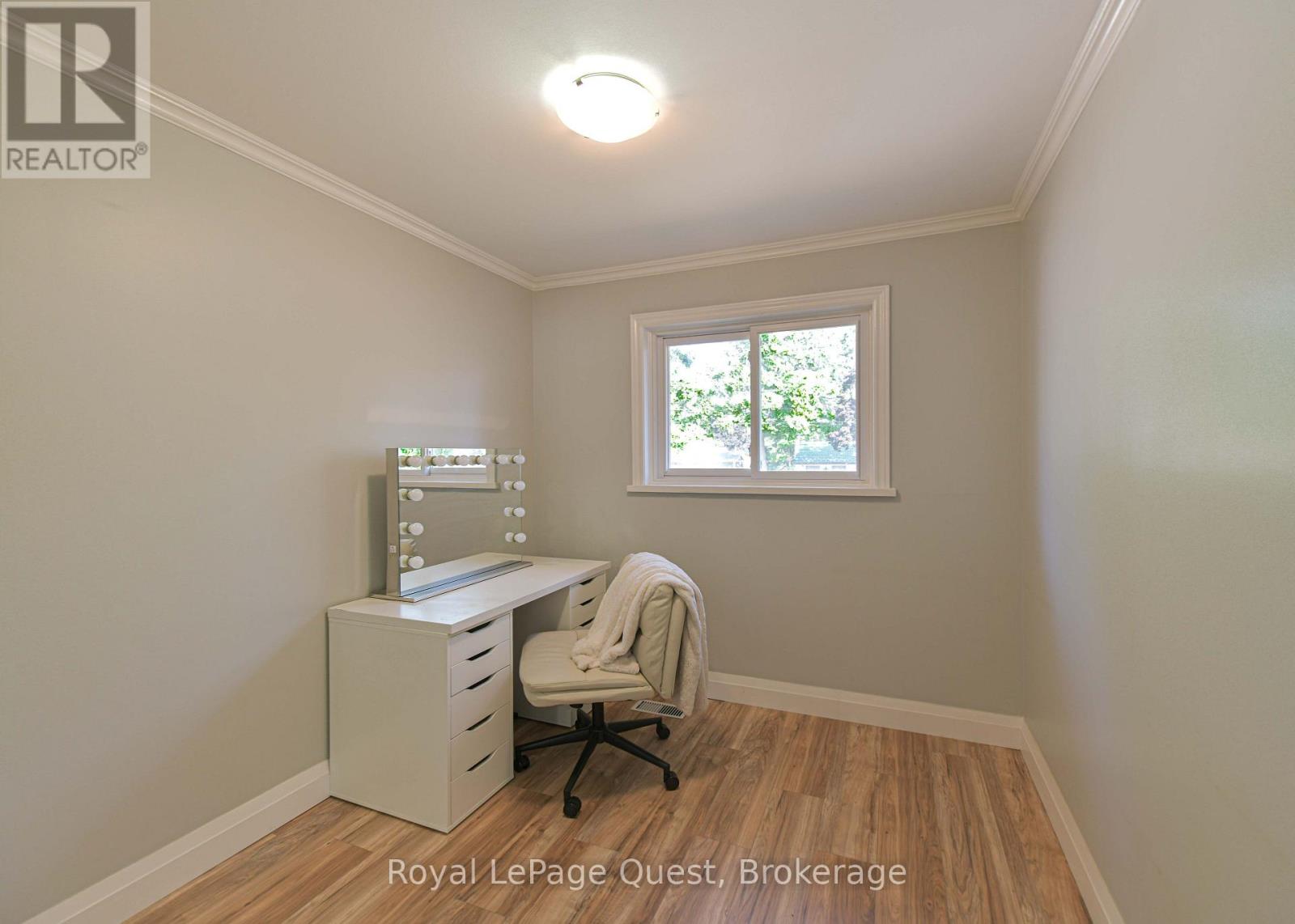 401 Mississaga Street W, Orillia, Ontario  L3V 3C4 - Photo 18 - S13709598