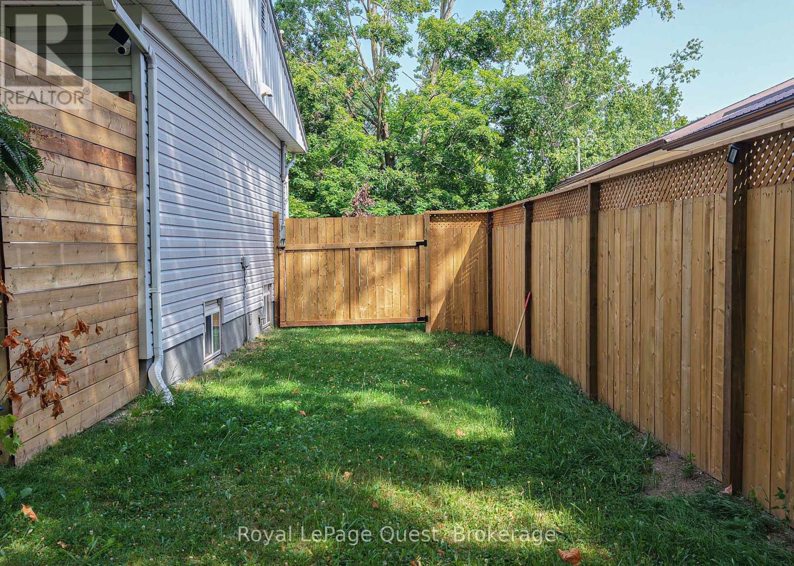 401 Mississaga Street W, Orillia, Ontario  L3V 3C4 - Photo 45 - S13709598