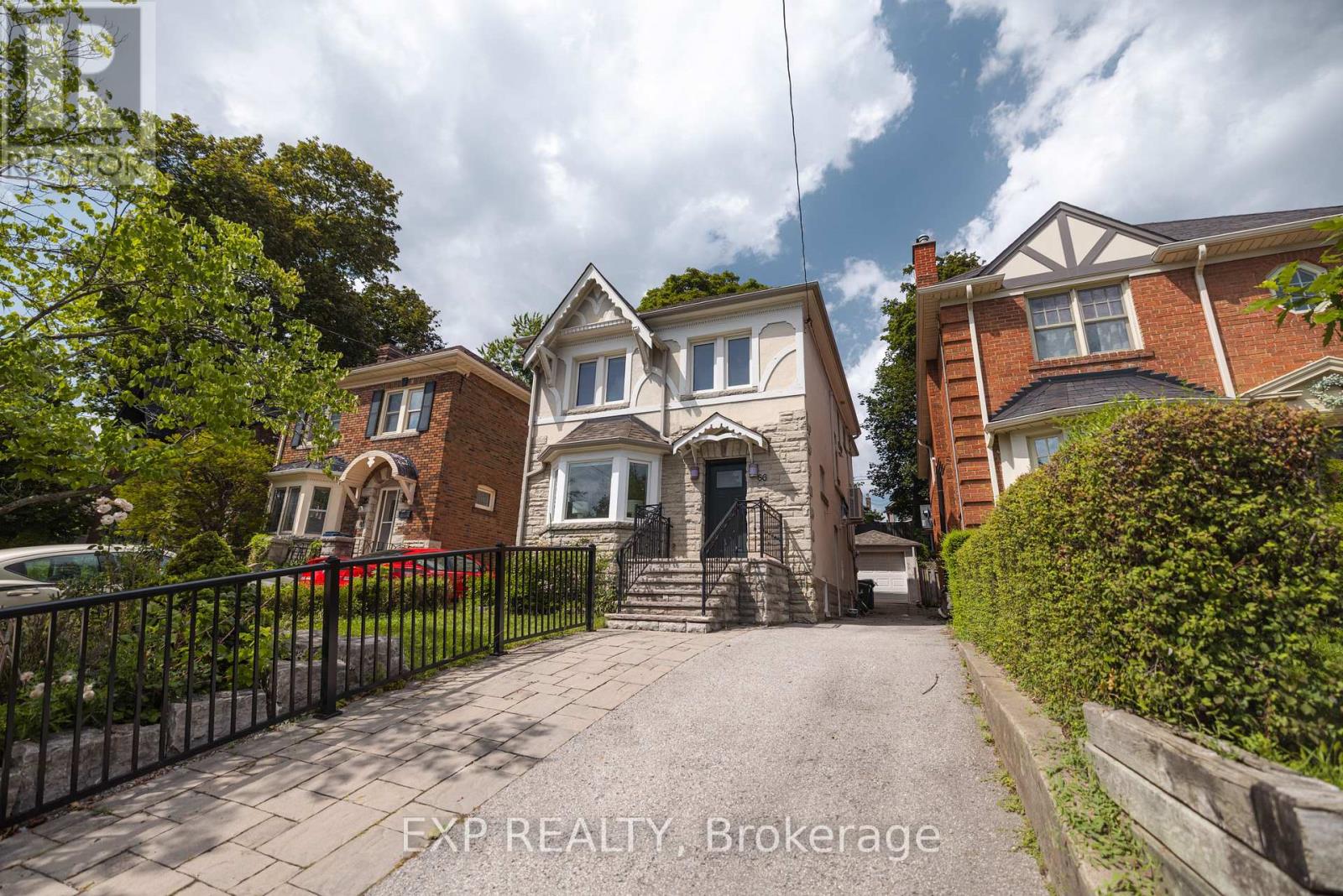 86 WILLOWBANK BOULEVARD, Toronto, Ontario