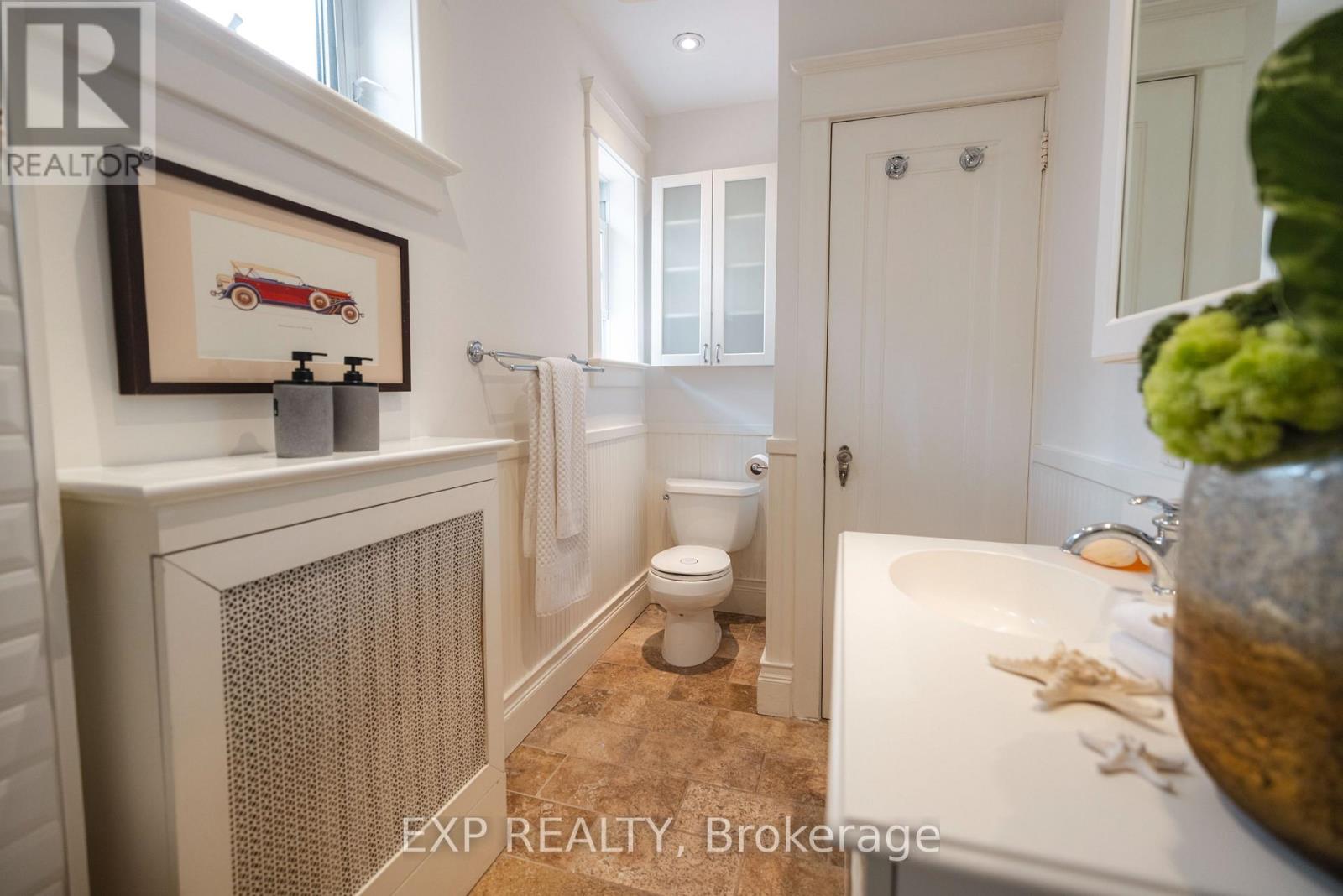 86 Willowbank Boulevard, Toronto, Ontario  M5N 1G6 - Photo 14 - C13709488