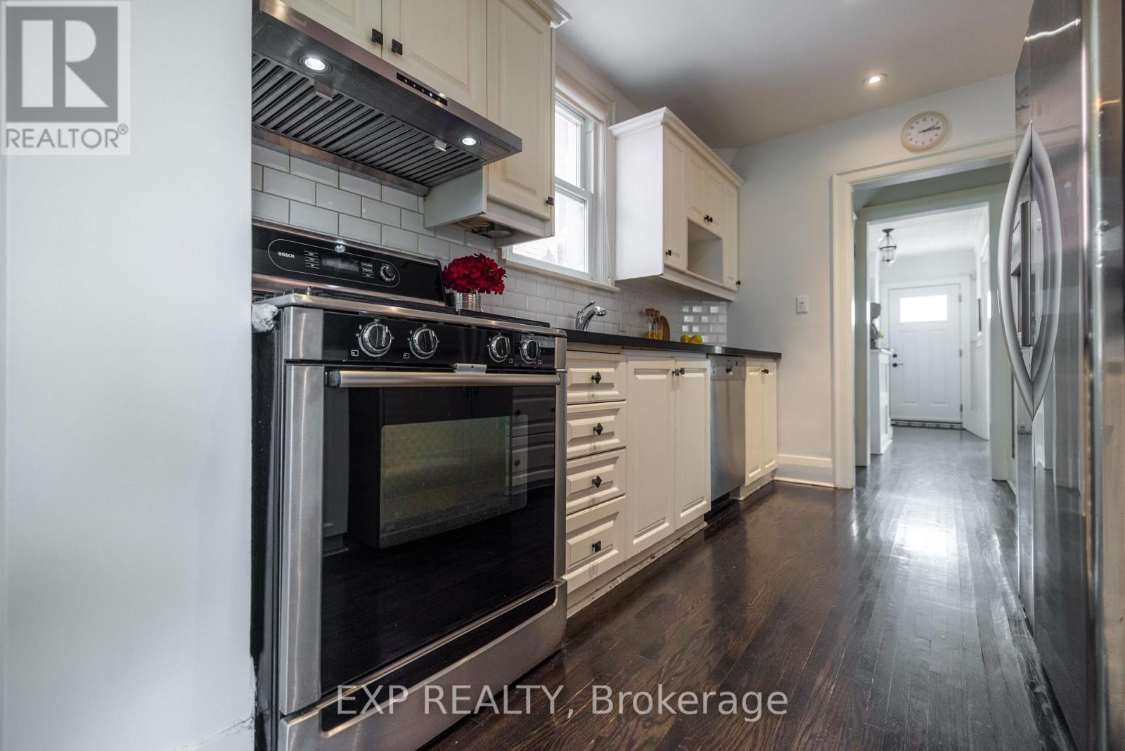 86 Willowbank Boulevard, Toronto, Ontario  M5N 1G6 - Photo 6 - C13709488