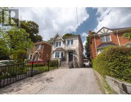 86 WILLOWBANK BOULEVARD, Toronto, Ontario