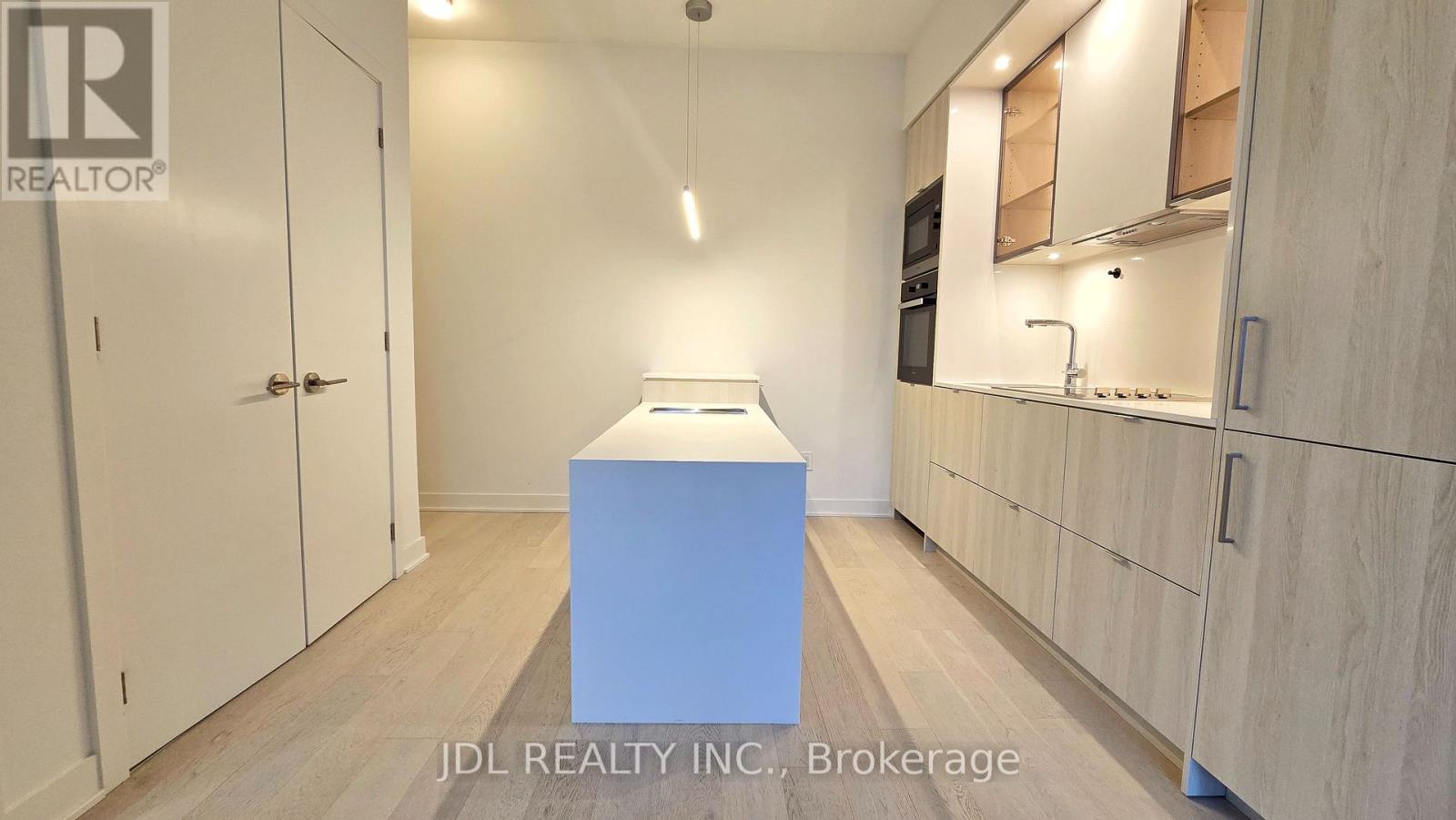 5506 - 11 Yorkville Avenue, Toronto, Ontario  M4W 0B7 - Photo 2 - C13709644