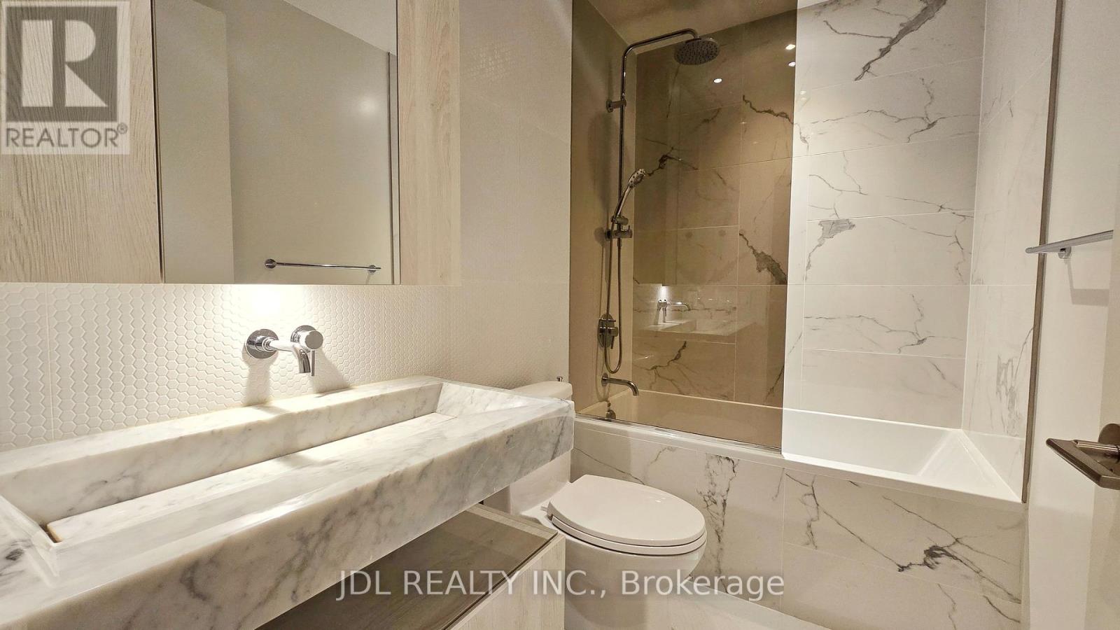 5506 - 11 Yorkville Avenue, Toronto, Ontario  M4W 0B7 - Photo 6 - C13709644