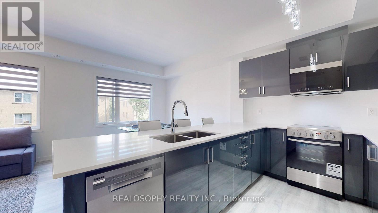 14 - 10 Marquette Avenue, Toronto, Ontario  M6A 1X9 - Photo 13 - C13709734
